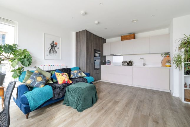 Whittle Road, Kidbrooke photo 3