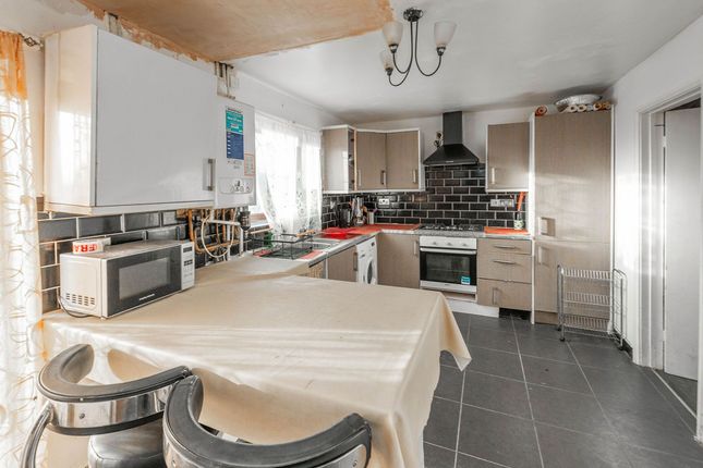 22 Daresbury Drive, Sheffield photo 2