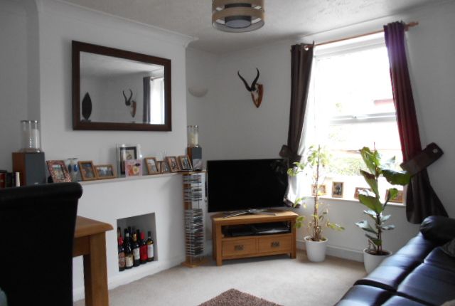 Terraced house to rent in Grove Place, Faversham
