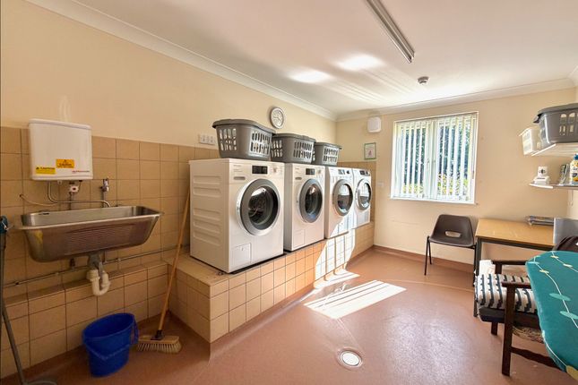 Flat 27 Clements Court 14-20, Sheepcot Lane, Watford photo 4