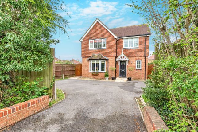 Thumbnail Detached house for sale in Lee Street, Horley, Surrey