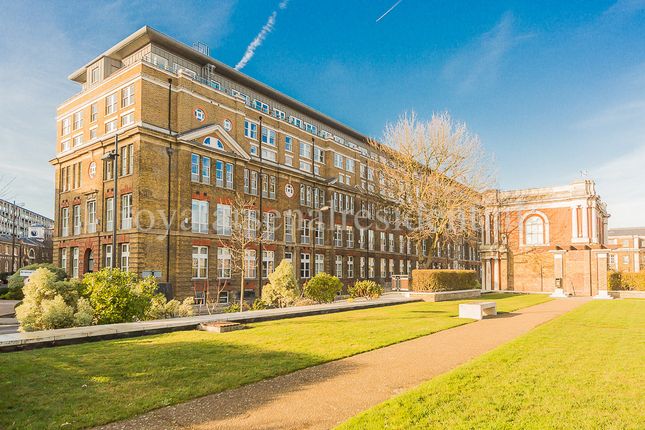 Flat to rent in Building 22, Cadogan Road, Royal Arsenal