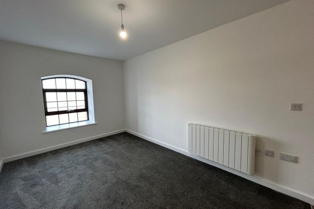 Flat to rent in The Plough, Burton-On-Trent