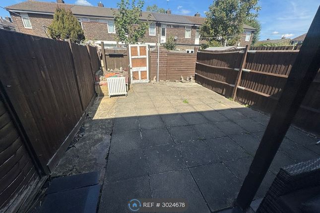 Hazel Close, London photo 4