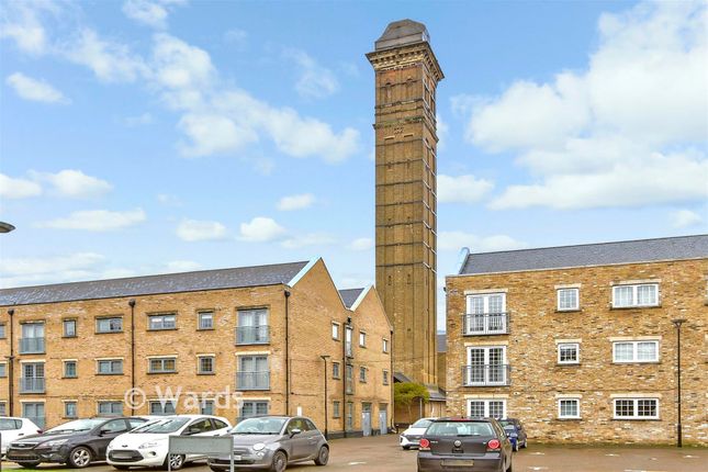 77, Esparto Way, Dartford photo 2