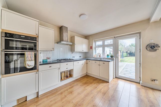 33, Watmore Lane, Winnersh photo 2