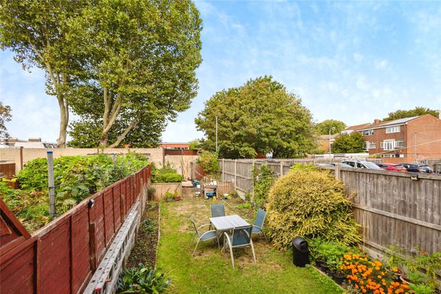 10, Grove Road North, Hampshire photo 4