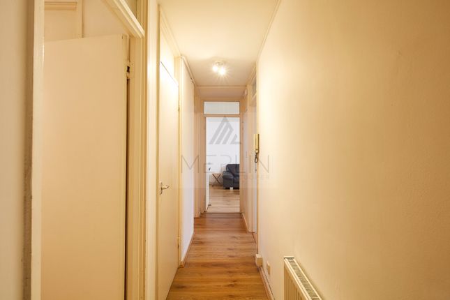 Flat for sale in Ashley Crescent, London