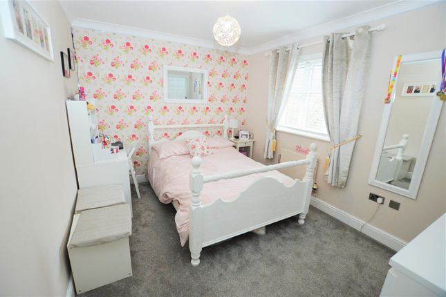 4 Bed Detached House For Sale In French S Gate Dunstable Lu6 Zoopla