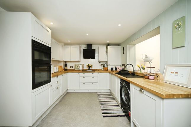 120, Burge Crescent, Taunton photo 3