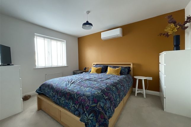 Longcroft Way, Havant photo 5