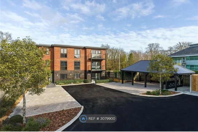 1-bed flat on Oxford Road, Gerrards Cross, £1,600/mo