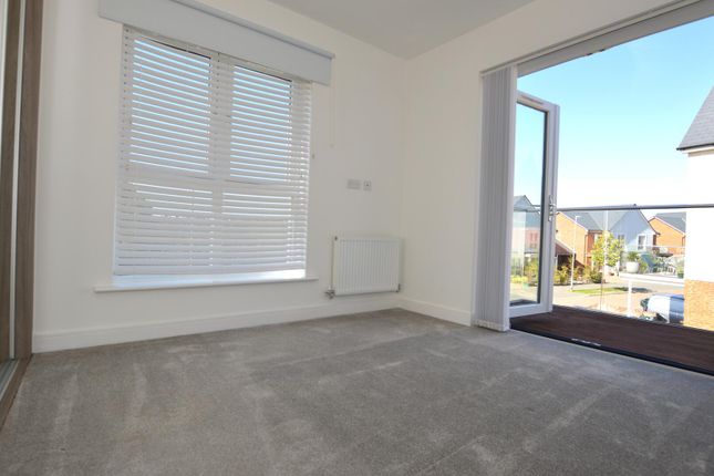 35, Bramling Crescent, Tunbridge Wells photo 4
