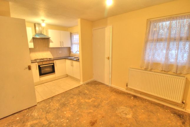 20, Bartlow End, Basildon photo 4