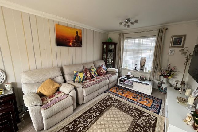 21, Wallis Road, Ashford photo 5