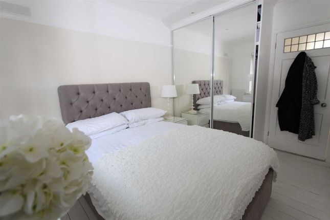 22, York Hill, Loughton photo 5