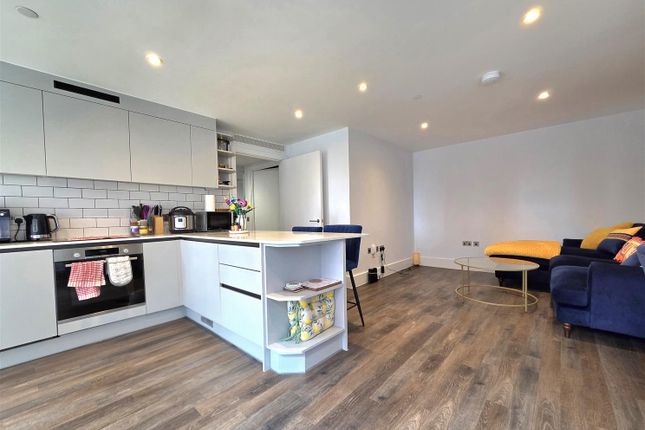 Flat 10, Whitefriars Apartments, 5 Market Parade, Gloucester photo 3