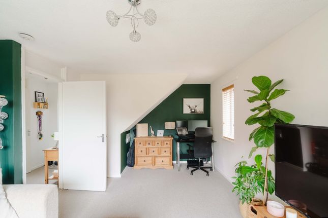 20 Grasmere Close, Bristol photo 3