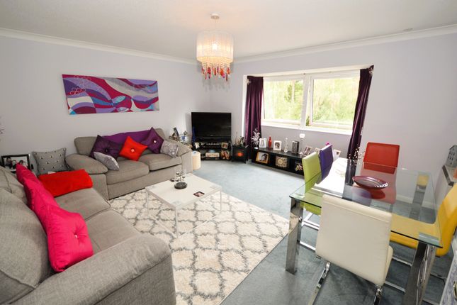 12 Oakleigh, Lightwater Road, Lightwater photo 2