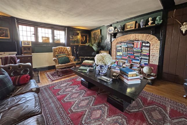 Flat 4, Tudor Lodge, High Street, Godalming photo 2