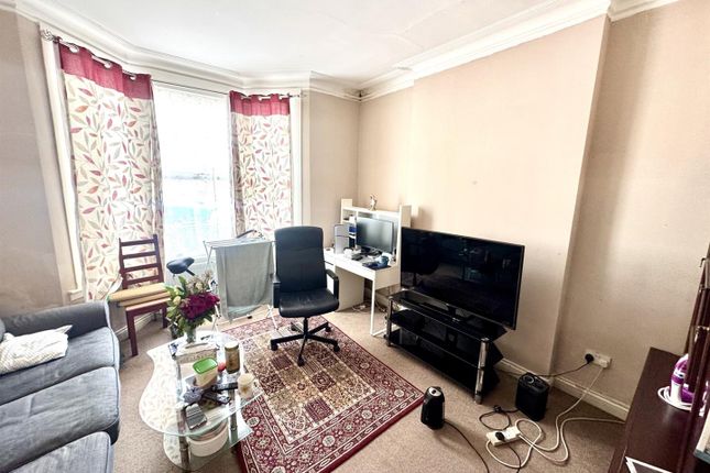 48a, Hathaway Road, Croydon photo 2