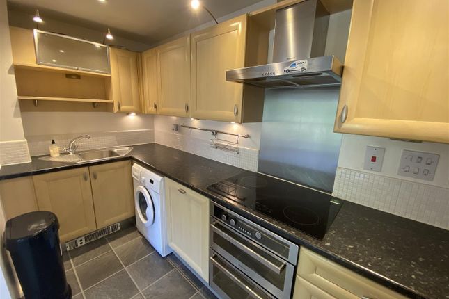 22, Flugel Way, Huddersfield photo 3