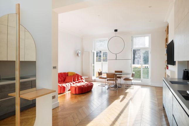 Flat for sale in Holland Park Avenue, London