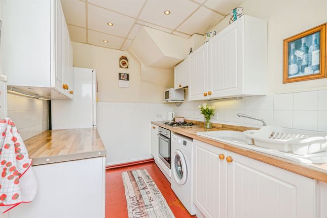 105, Fairwater Grove East, Cardiff photo 4
