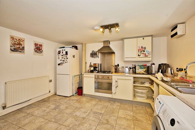 12, The Barley Yard, Crewkerne photo 2