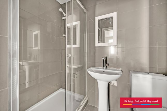 Flat 2, 62, Upper Tulse Hill, London photo 4