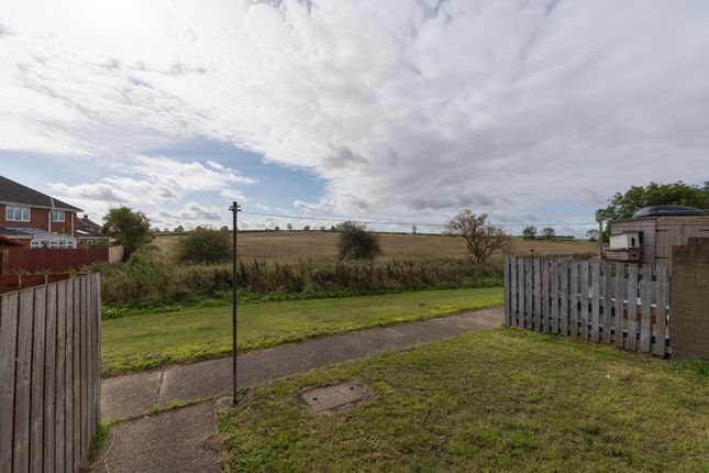 36, Red House Farm Estate, Bedlington photo 4