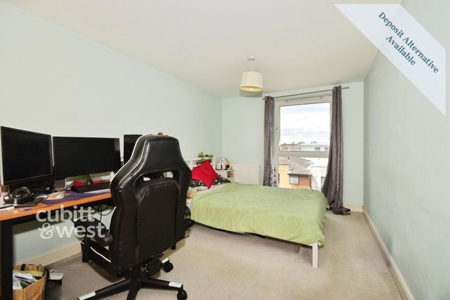 102, Page Court, Crawley photo 4