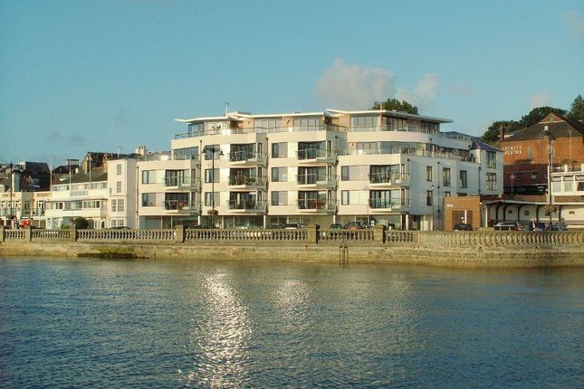 Thumbnail Flat to rent in The Parade, Cowes, Isle Of Wight