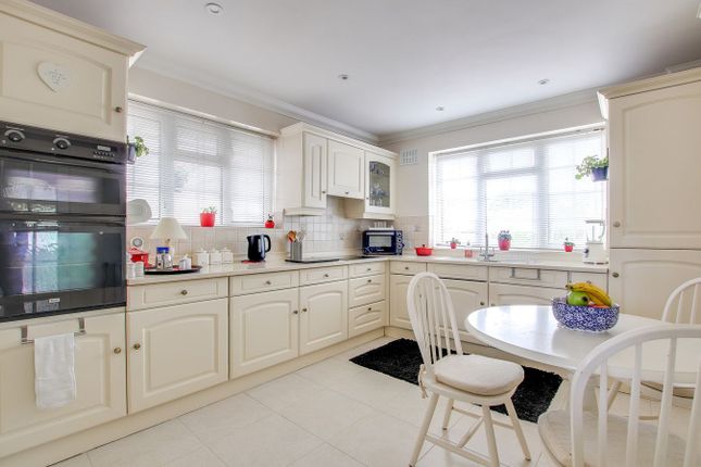 15, Barrs Wood Road, New Milton photo 4
