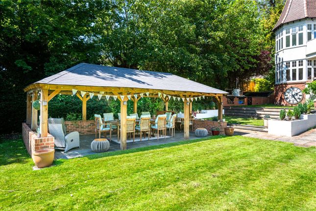 Outdoor Dining Room