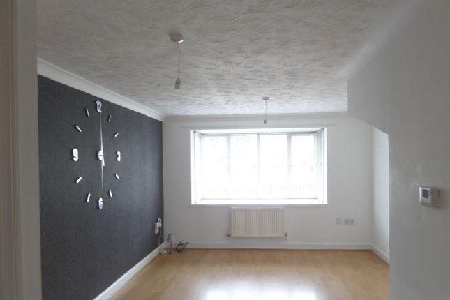 2, Rio Close, Lowestoft photo 3