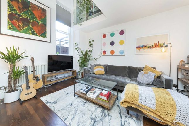 Thumbnail Maisonette to rent in Georges Road, London