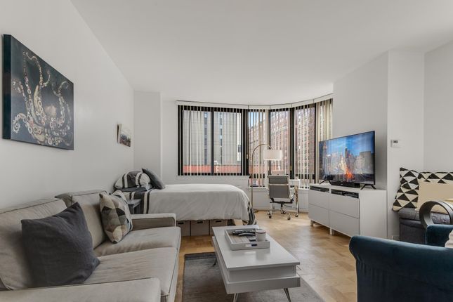Studio for sale in 455 East 86th Street, New York, Ny ...