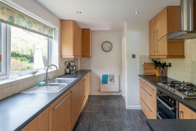 15 Grove Park Drive, Newport photo 4
