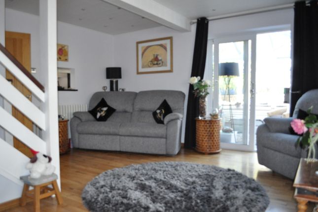 5, Orchard Close, Swansea photo 5