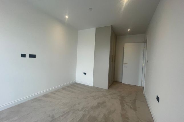 7/8 Cembra Apartments, Townmead Road, London photo 4