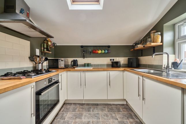Flat B, 9, Friezewood Road, Somerset photo 2
