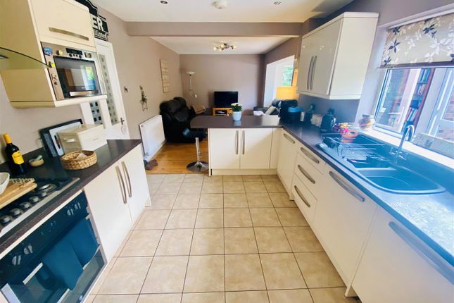 2, Starling Close, Farndon photo 5