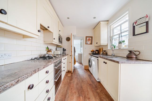 4, Ludlow Road, Surrey photo 4