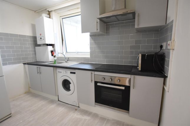 Thumbnail Property to rent in Hammersmith Grove, London