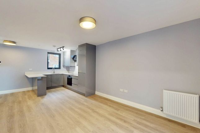 65, Hanworth Road, Hounslow photo 3