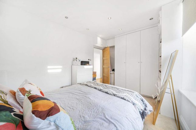 Flat for sale in North End Road, London