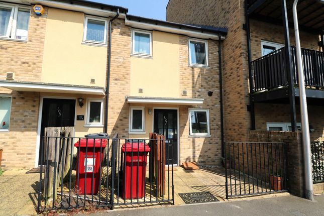 2-bed house on 107, Tay Road, Reading, £330,000