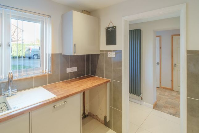 23 Gatcombe Grove, Nottingham photo 4