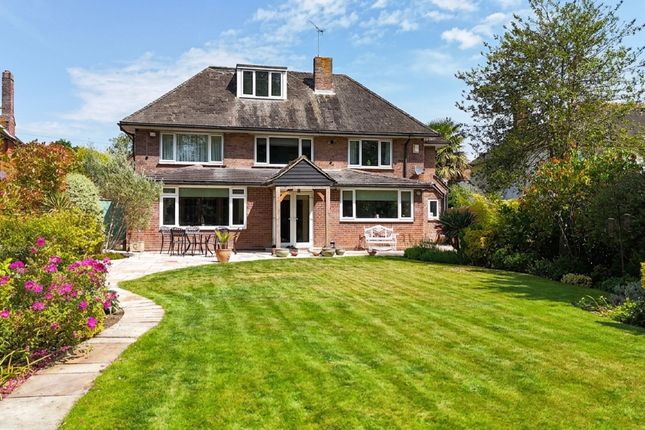 33 Middleton Road, Brentwood photo 3